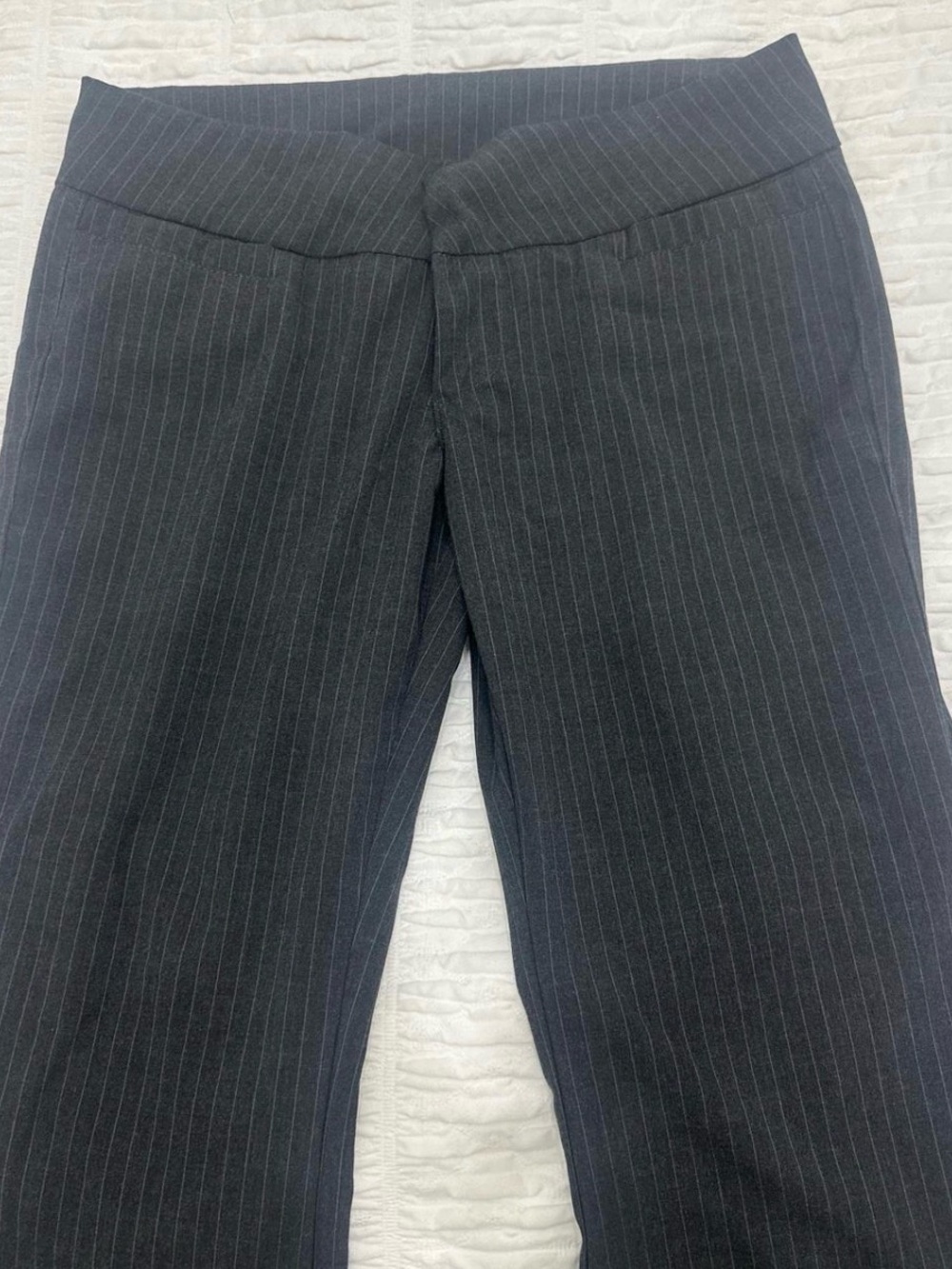 Brandy Melville Gray Pinstripe Low Rise Pants - Picture 5 of 6